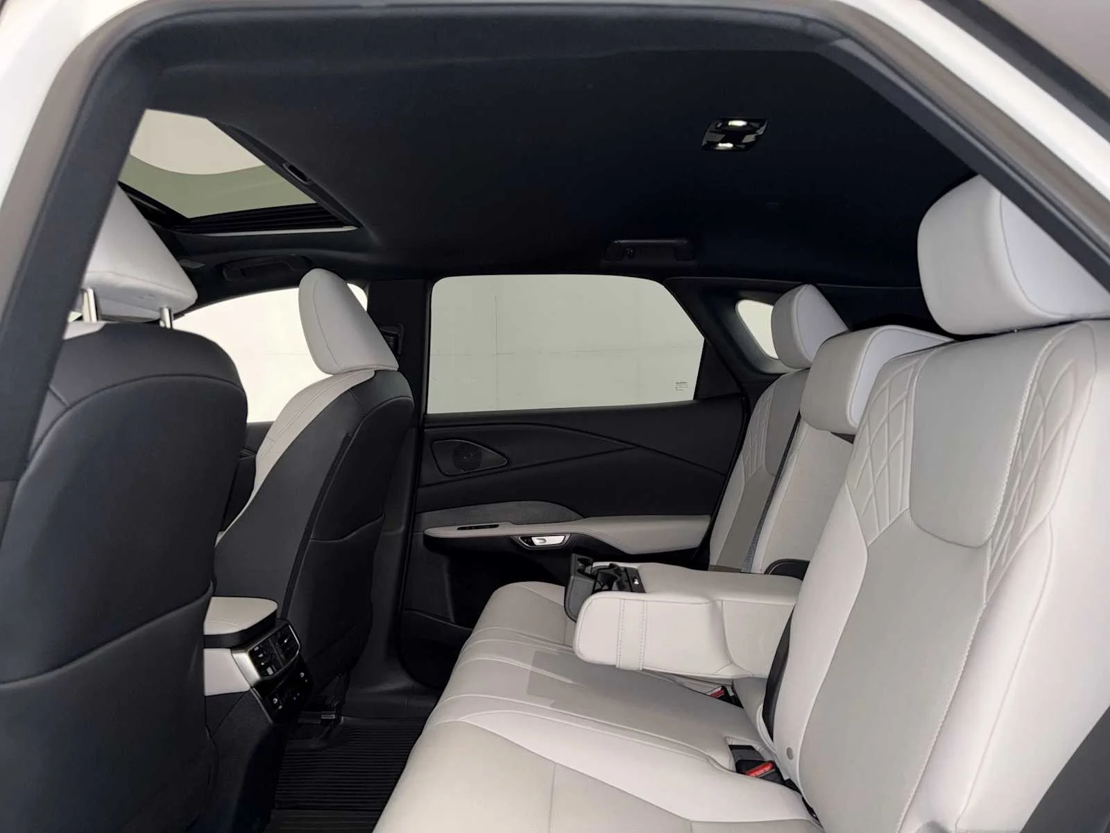 Used 2023 Eminent White Pearl Lexus Premium image 20