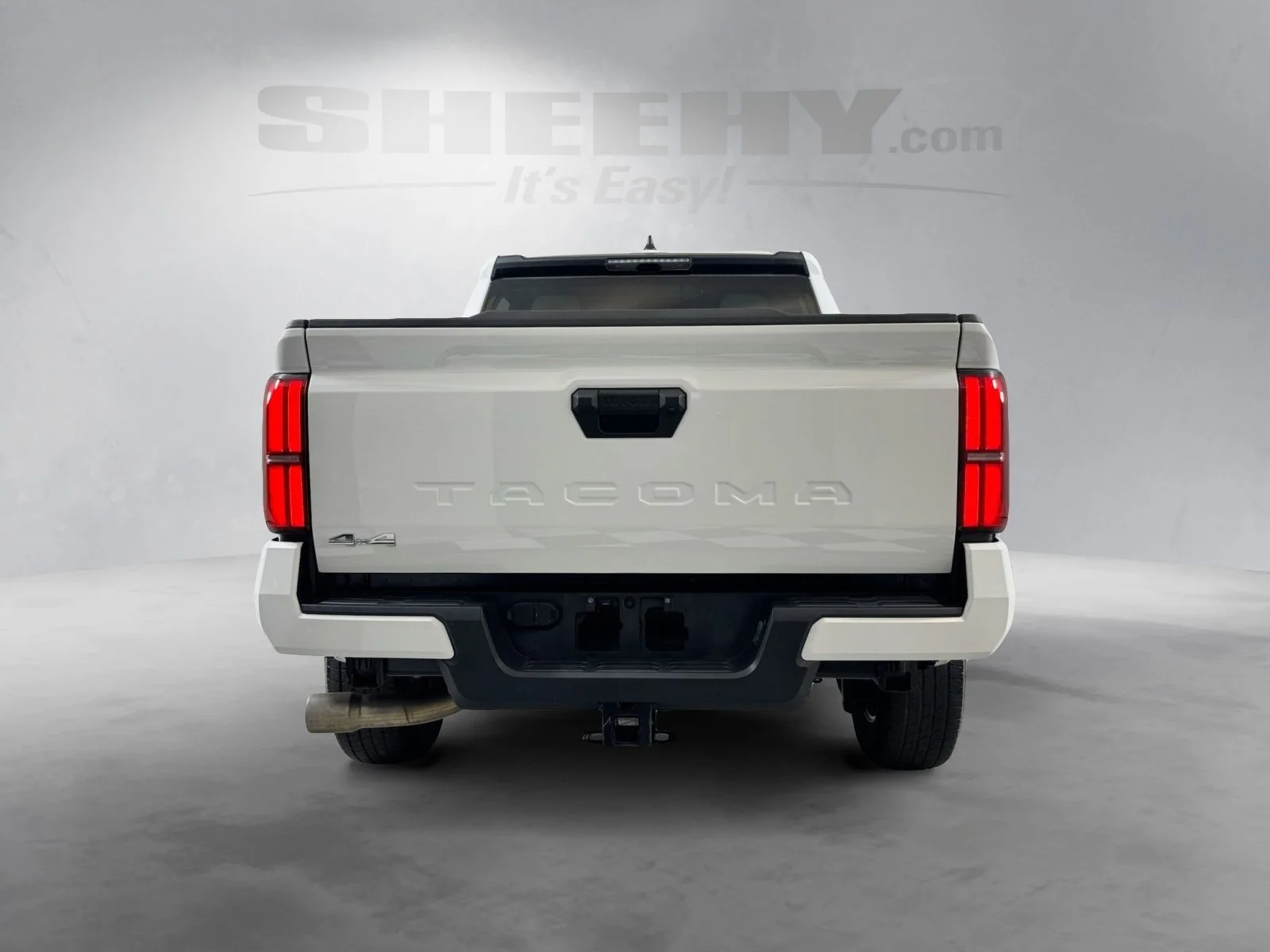 Used 2024 White Toyota SR5 image 13