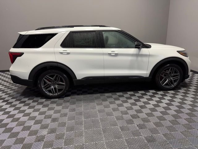 New 2026 Star White Metallic Tri-Coat Ford ST image 7
