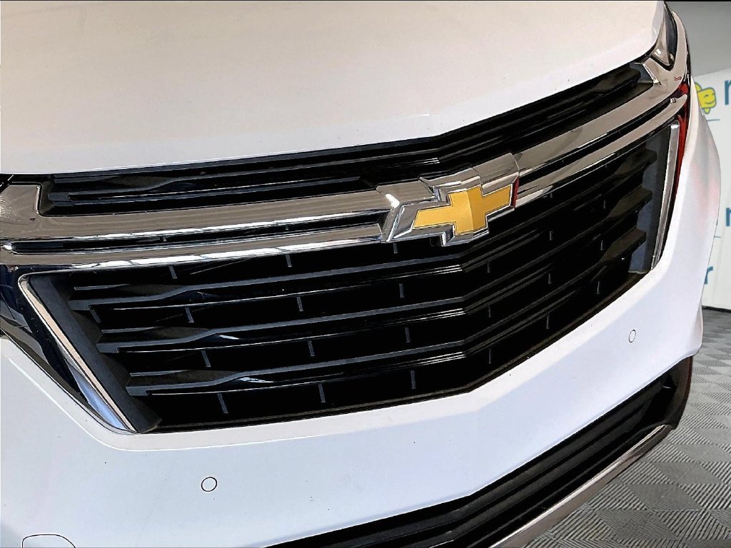 Used 2024 Summit White Chevrolet LT image 31