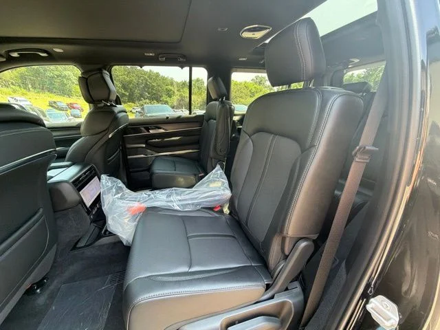 New 2026 High Gloss Black Exterior Paint Jeep Summit Obsidian image 14