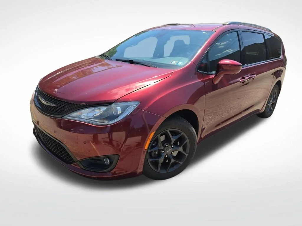 Used 2019 Red Chrysler Touring L Plus image 2