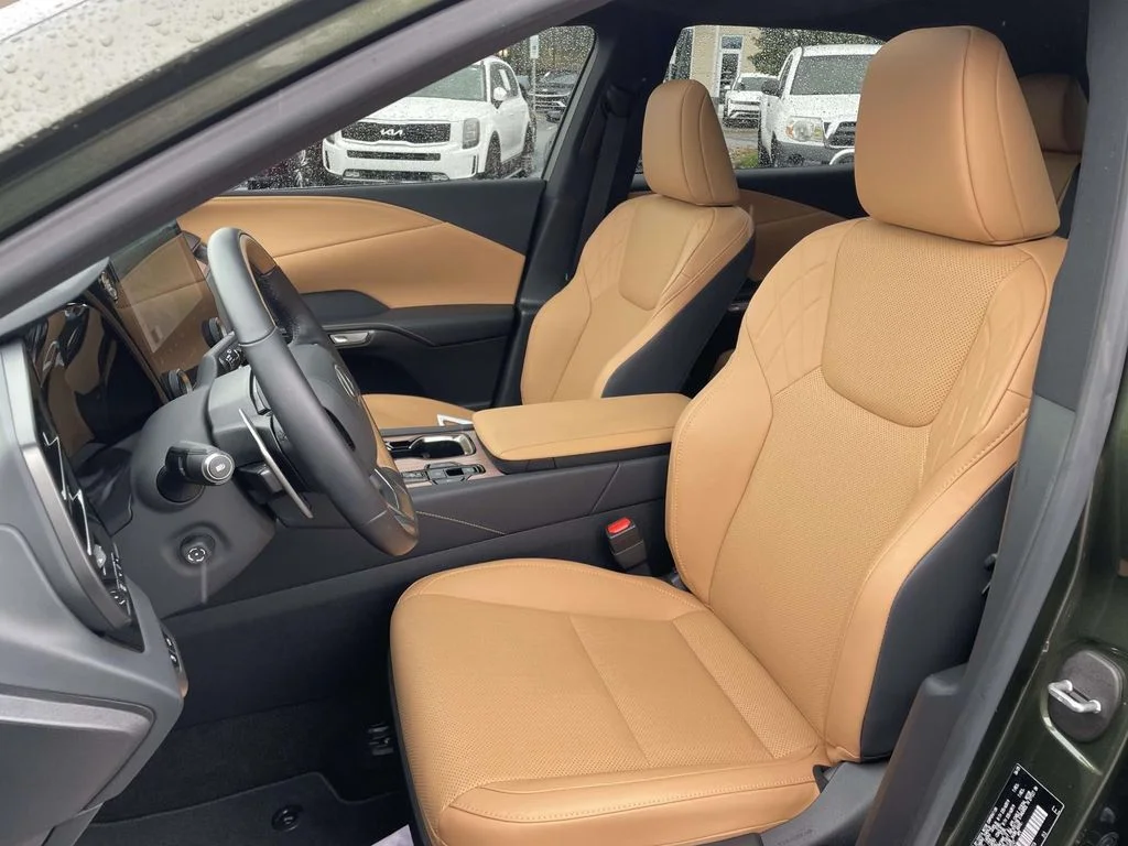 2025 Lexus RX 350 - Photo 8