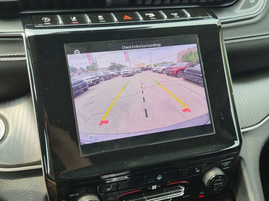 Used 2023 Gray Jeep Laredo image 17