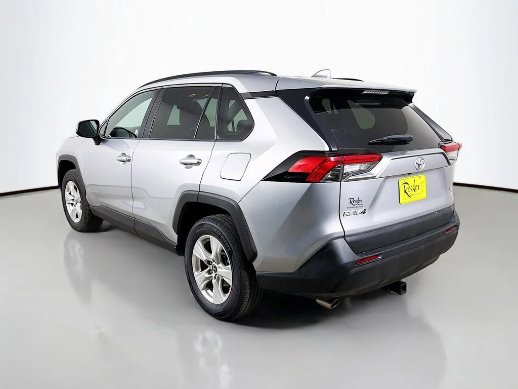 Used 2021  Toyota XLE image 8