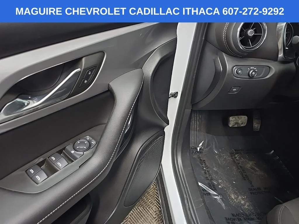 Used 2023 White Chevrolet LT image 28