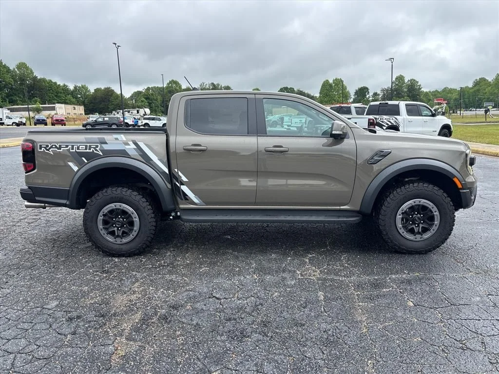 2025 Ford Ranger Raptor - Photo 9