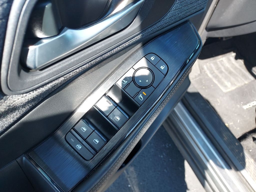 Used 2022 Gray Nissan SV image 11