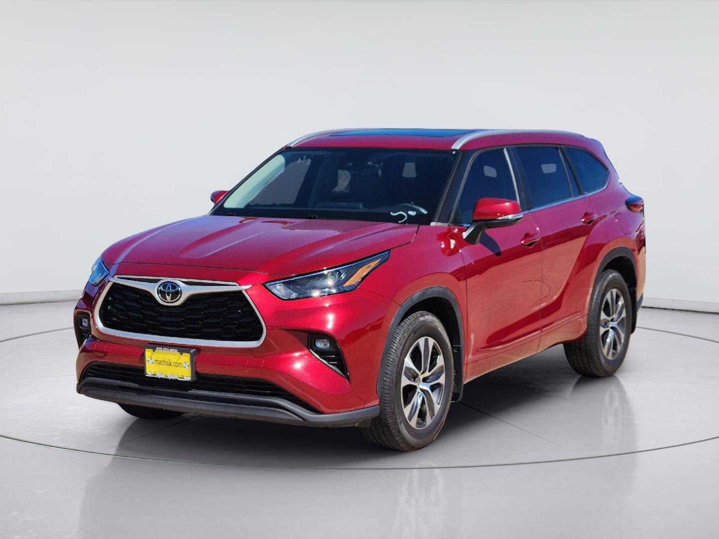 Used 2023 Ruby Flare Pearl Toyota XLE image 3