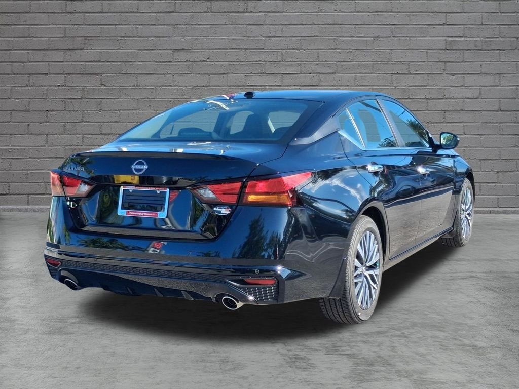 2025 Nissan Altima SV - Photo 9