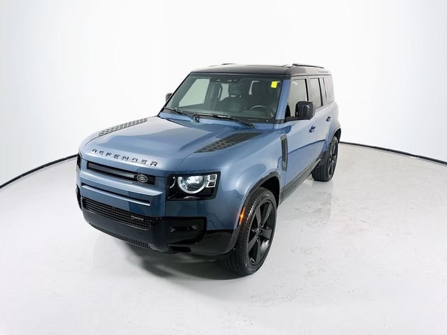 Used 2022  Land Rover X-Dynamic HSE image 5