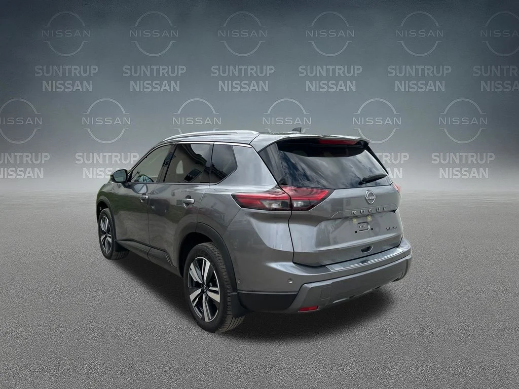 Used 2025 Gray Nissan SL image 39