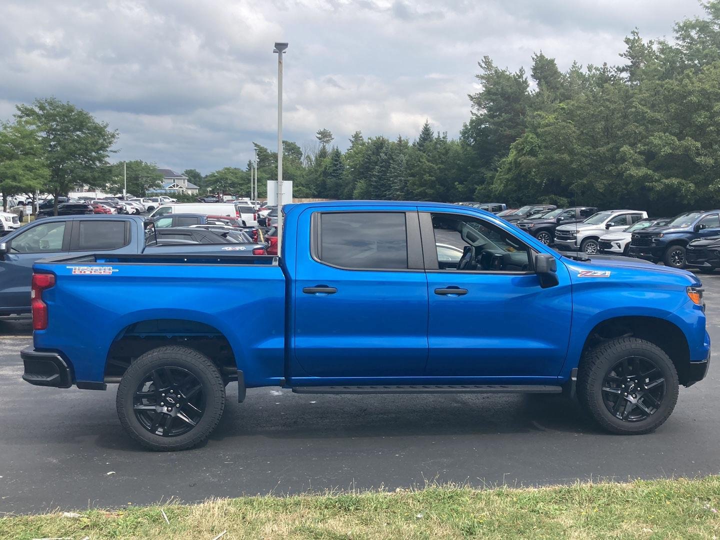 Used 2022 Glacier Blue Metallic Chevrolet Custom Trail Boss image 8
