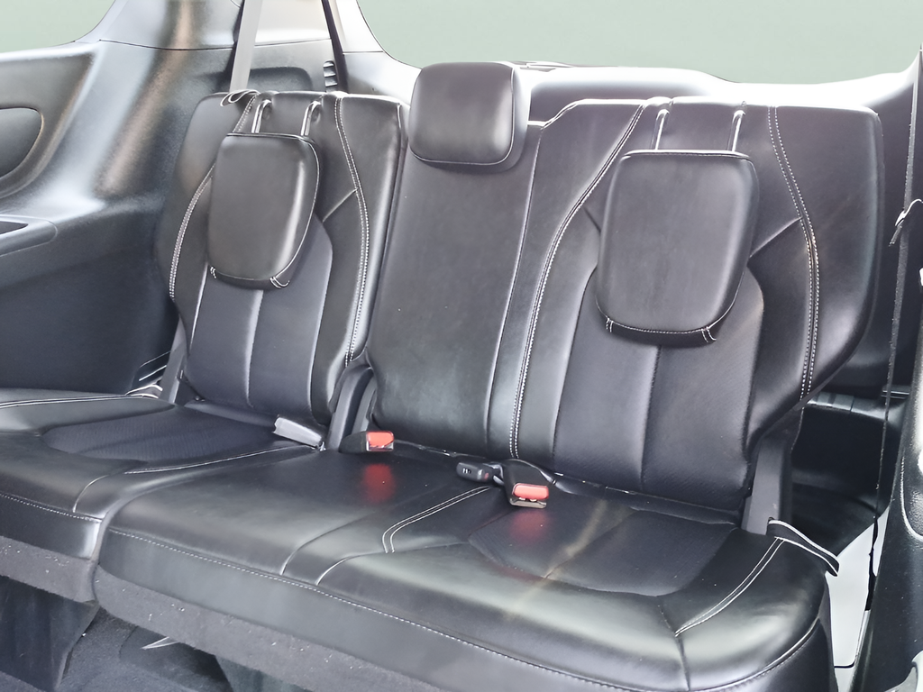 Used 2025 Black Chrysler Select image 29