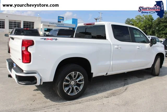 New 2026 Summit White Chevrolet RST image 4