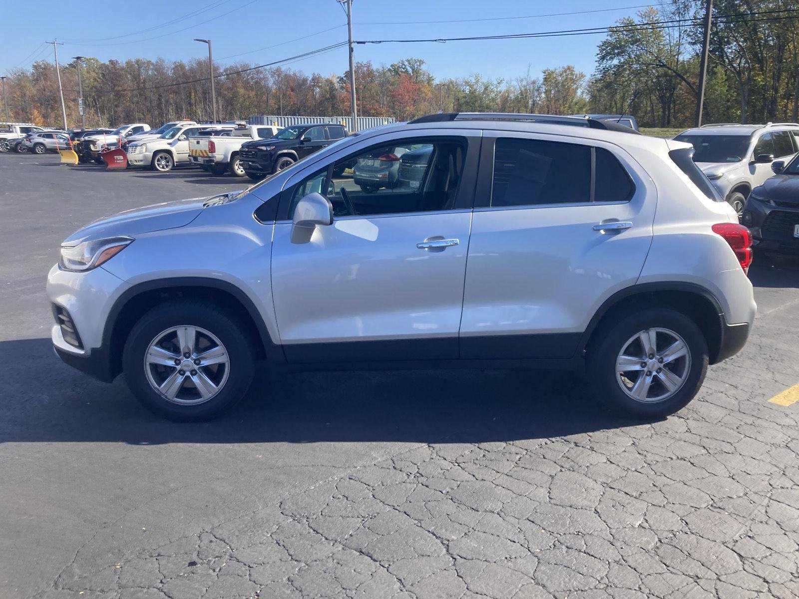 Used 2018 Silver Ice Metallic Chevrolet LT image 4