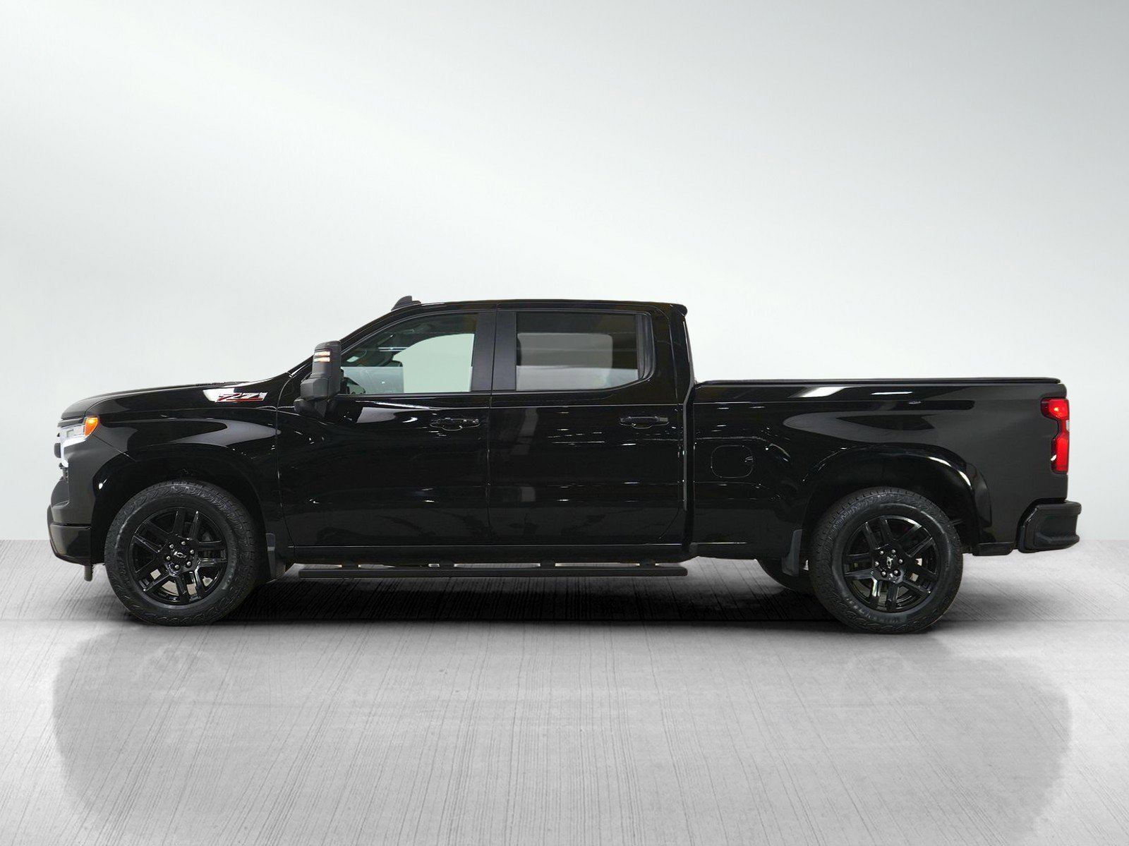 Used 2024 Chevrolet Silverado 1500 RST with VIN 1GCUDEE8XRZ123055 for sale in White Bear Lake, Minnesota