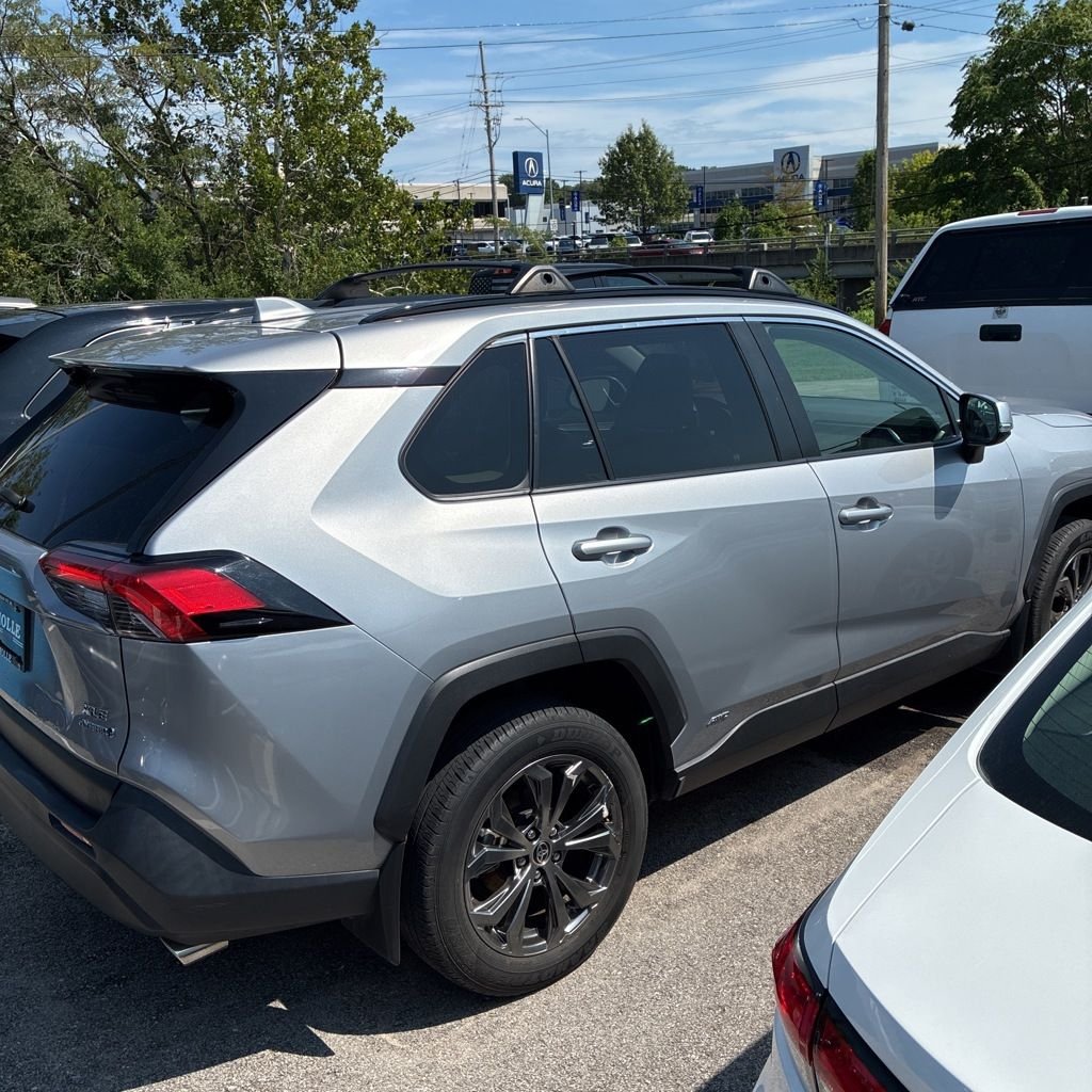 Used 2022 Silver Sky Metallic Toyota XLE Premium image 1