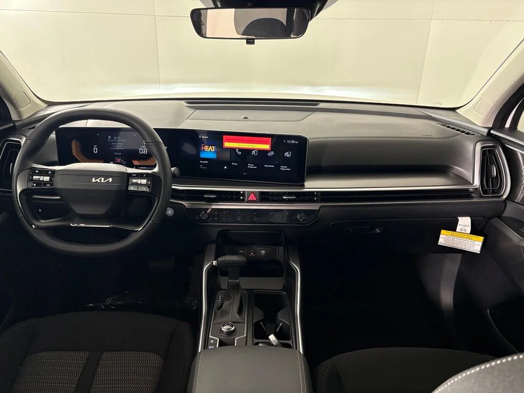 New 2026 Glacial White Pearl Kia LX image 38