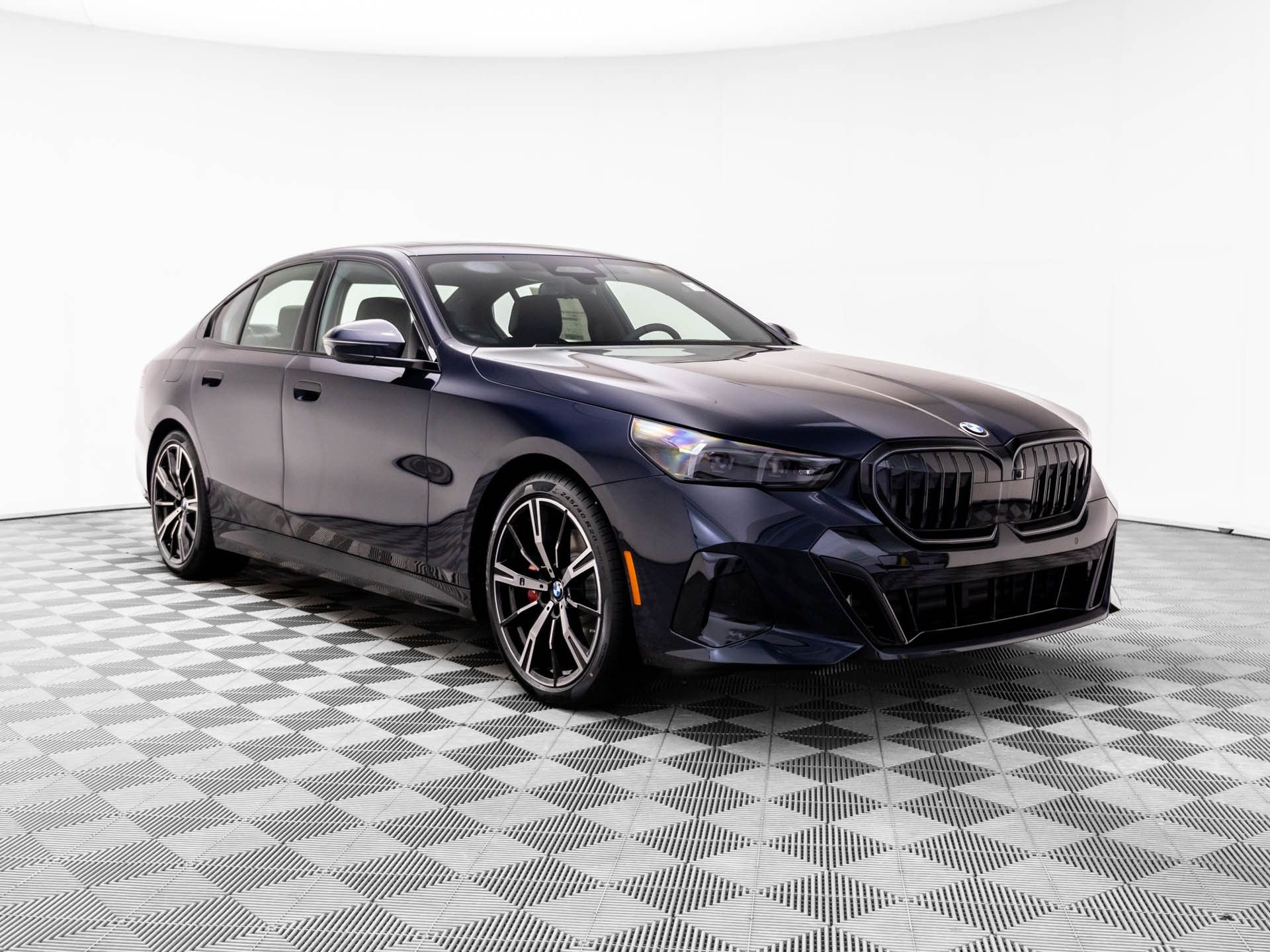 New 2027 Carbon Black Metallic BMW 530i xDrive image 8