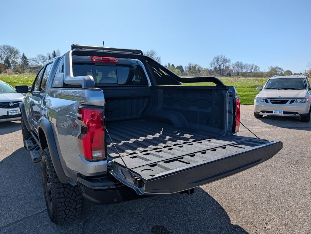 Used 2025 Gray Chevrolet ZR2 image 18