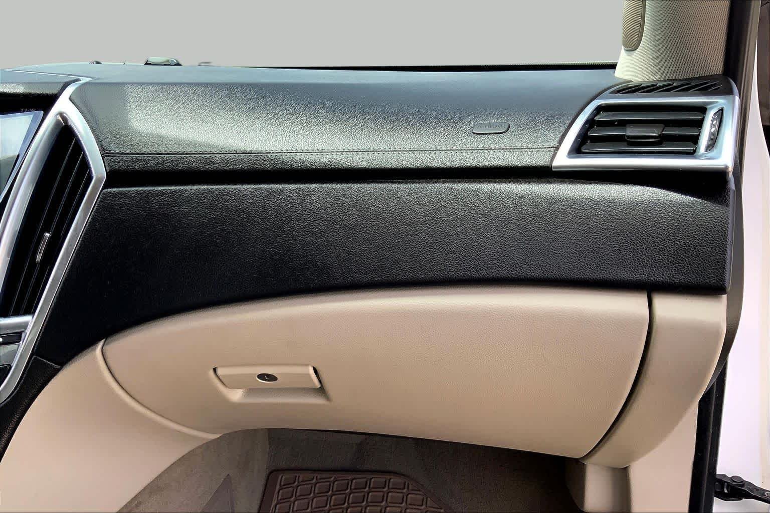 Used 2013 Platinum Ice Tricoat Cadillac Luxury Collection image 18