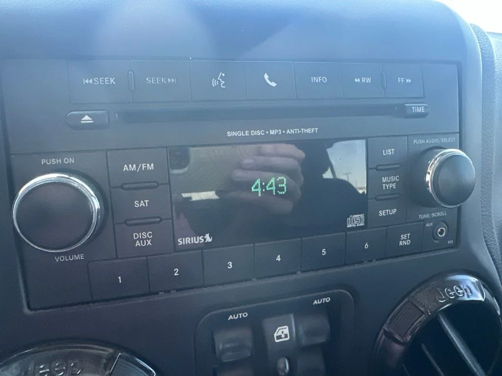 Used 2017 Black Jeep Unlimited Sahara image 10