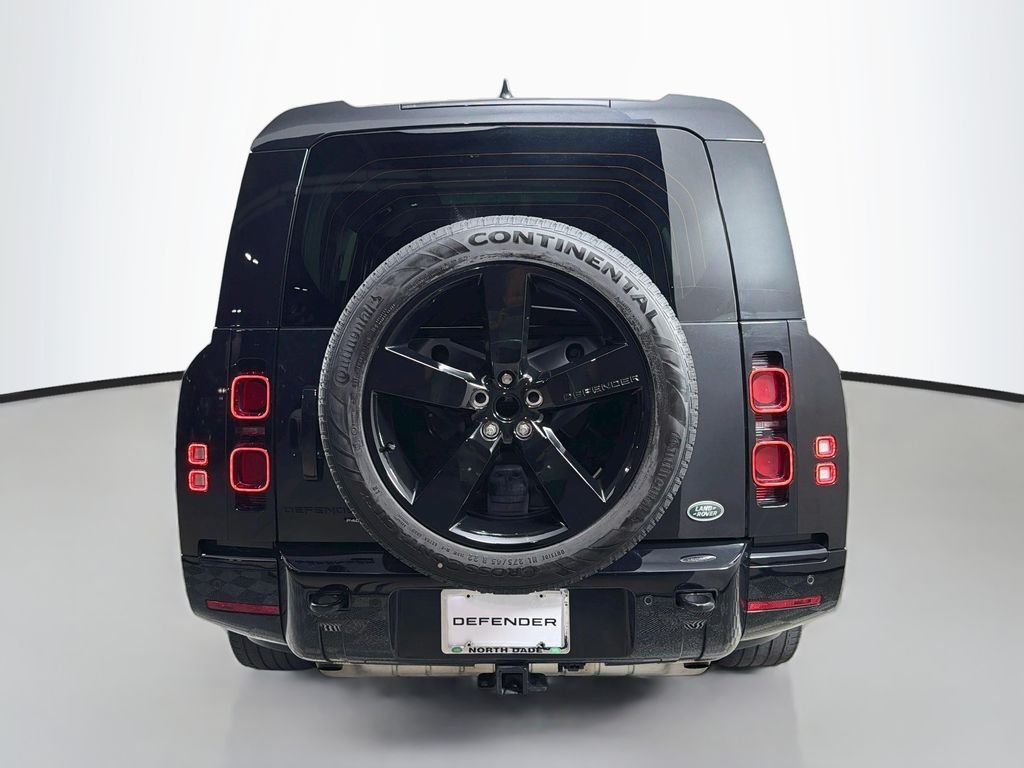 Certified Used 2023 Black Land Rover X-Dynamic SE image 6