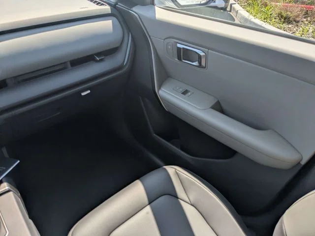 New 2027 Snow White Pearl Kia EX image 19