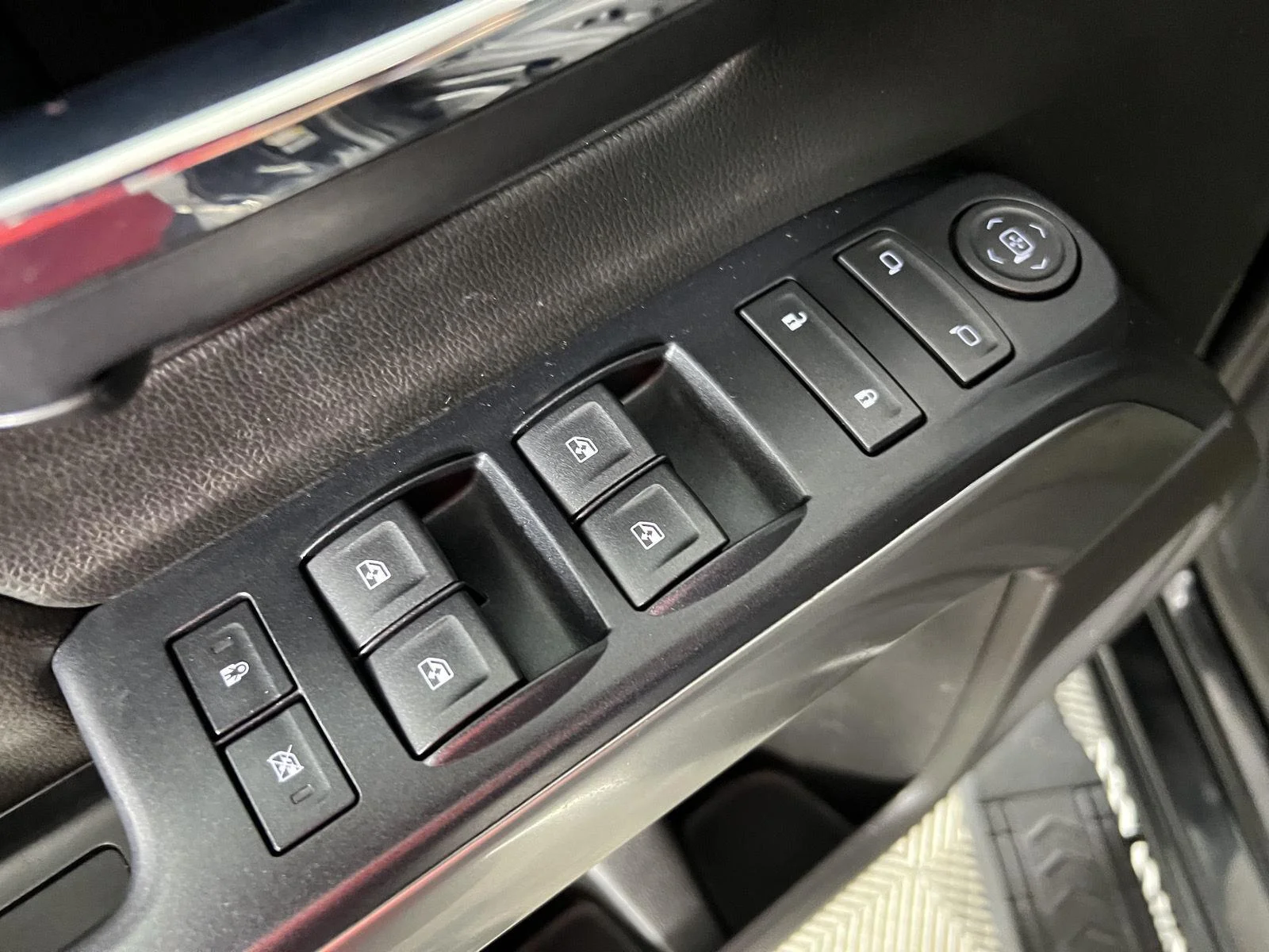 Used 2017 BLACK Chevrolet LT image 12