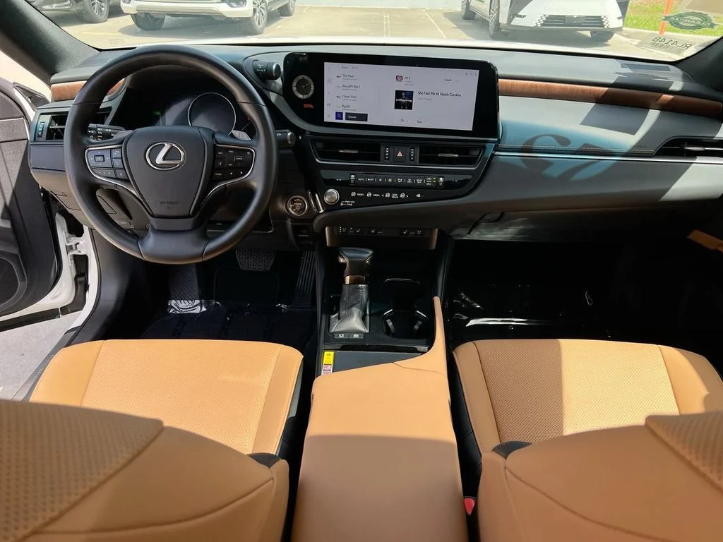 Certified Used 2025 EMINENT WHITE PEARL Lexus 300h image 20