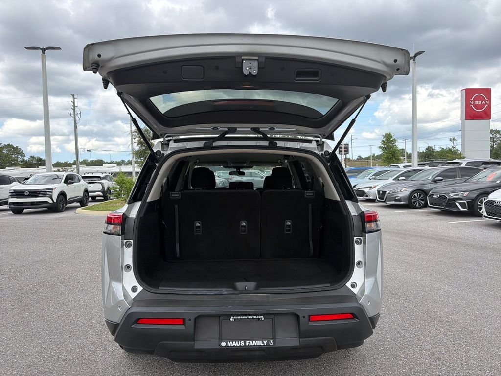 Used 2024 Silver Nissan SV image 12