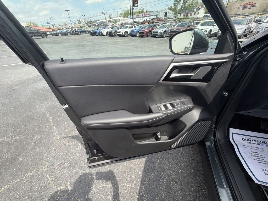New 2026 Gray Mitsubishi SE image 13