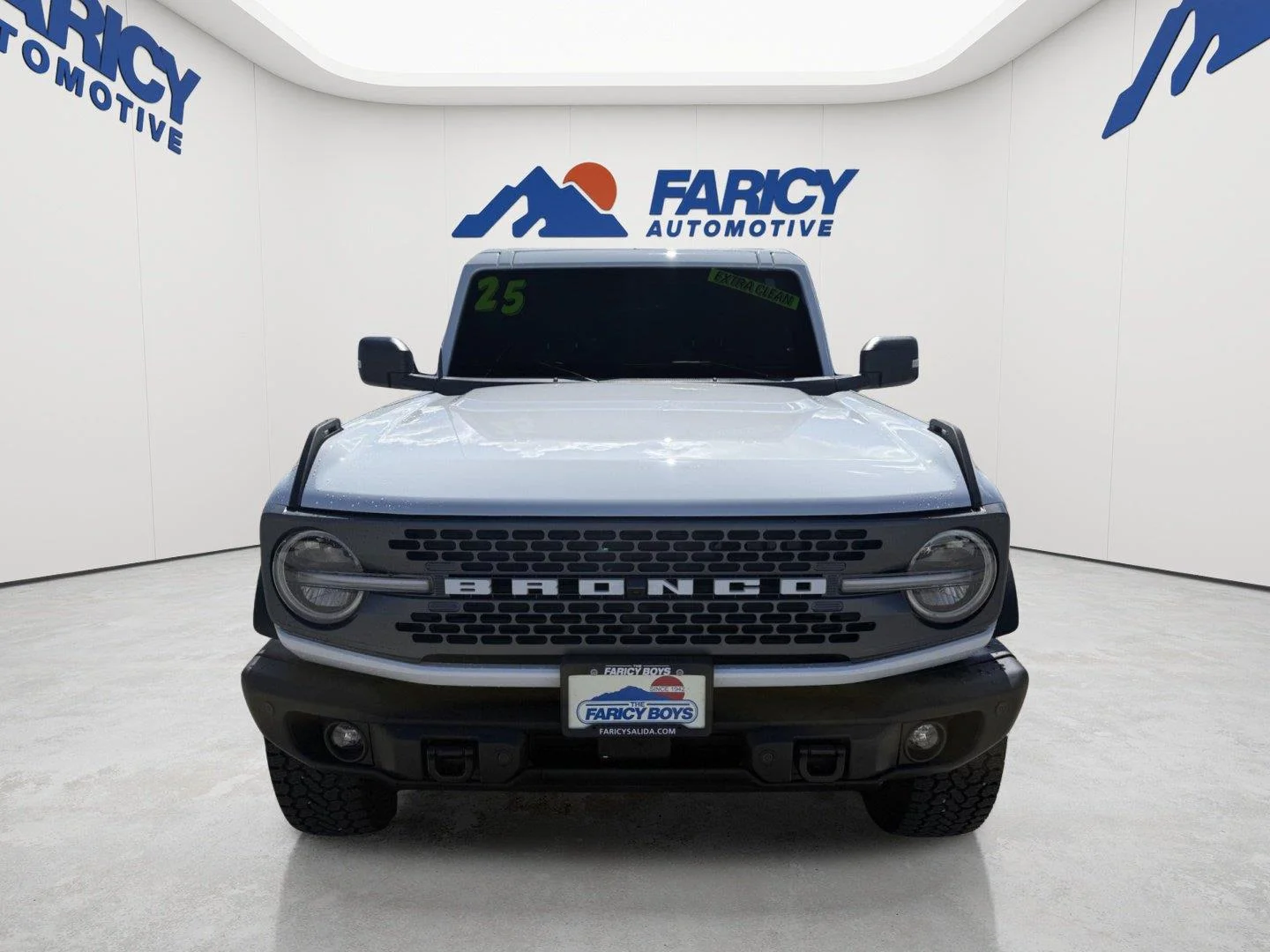Used 2025 Oxford White Ford Badlands image 8