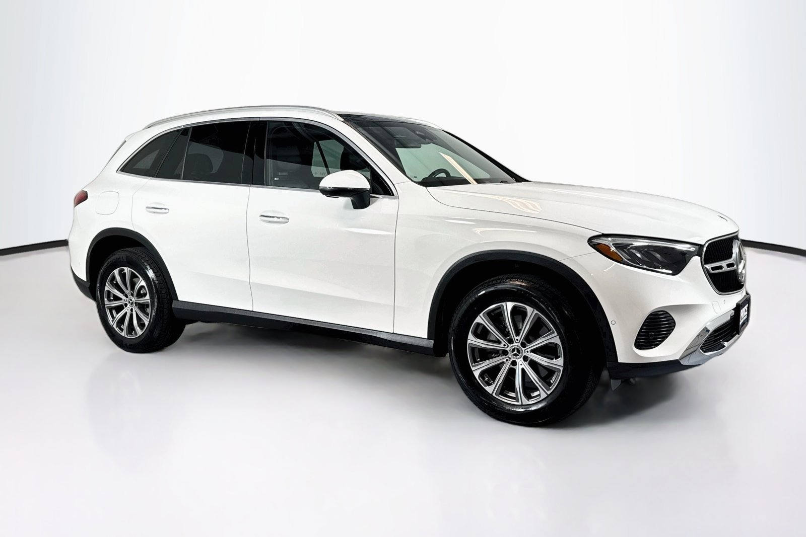 Certified Used 2026 Polar White Mercedes-Benz GLC 300 image 3