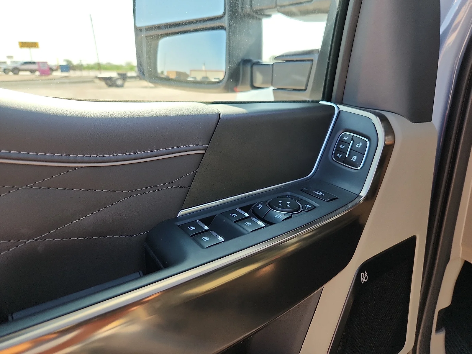 New 2026 Glacier Gray Metallic Tri-Coat Ford Platinum image 15