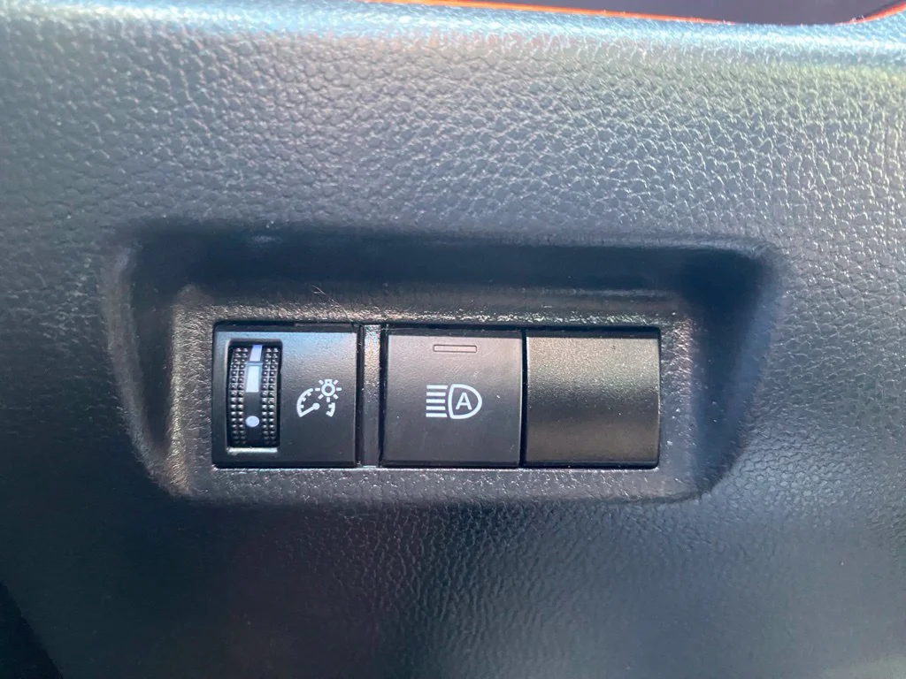 Used 2020 Blue Toyota Adventure image 26