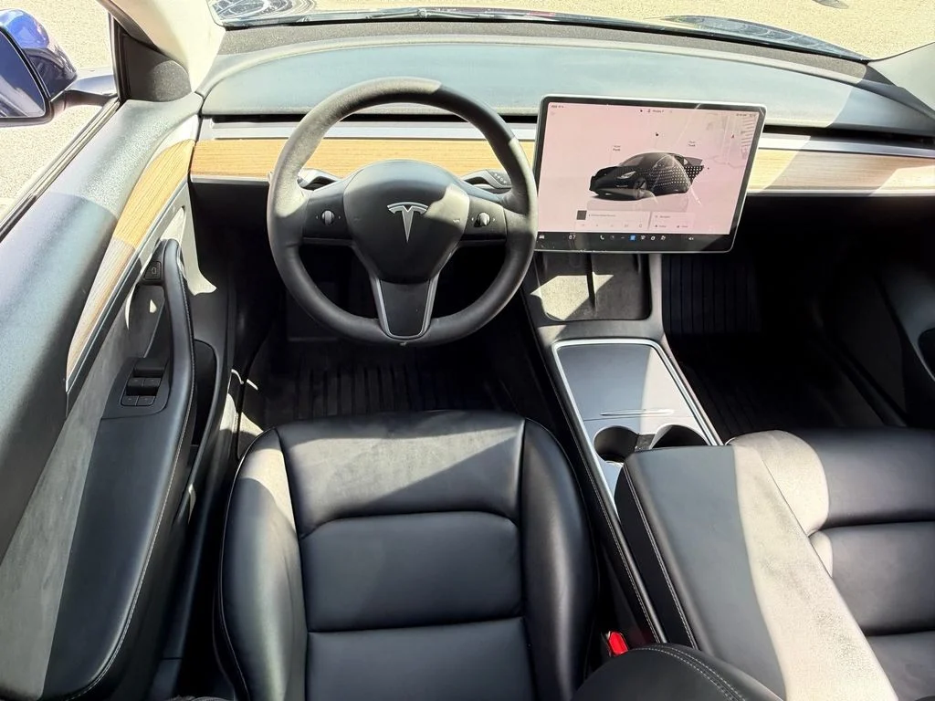 Used 2022  Tesla Long Range image 13