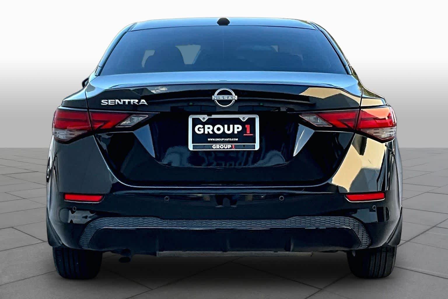 Used 2025 Super Black Nissan SV image 5
