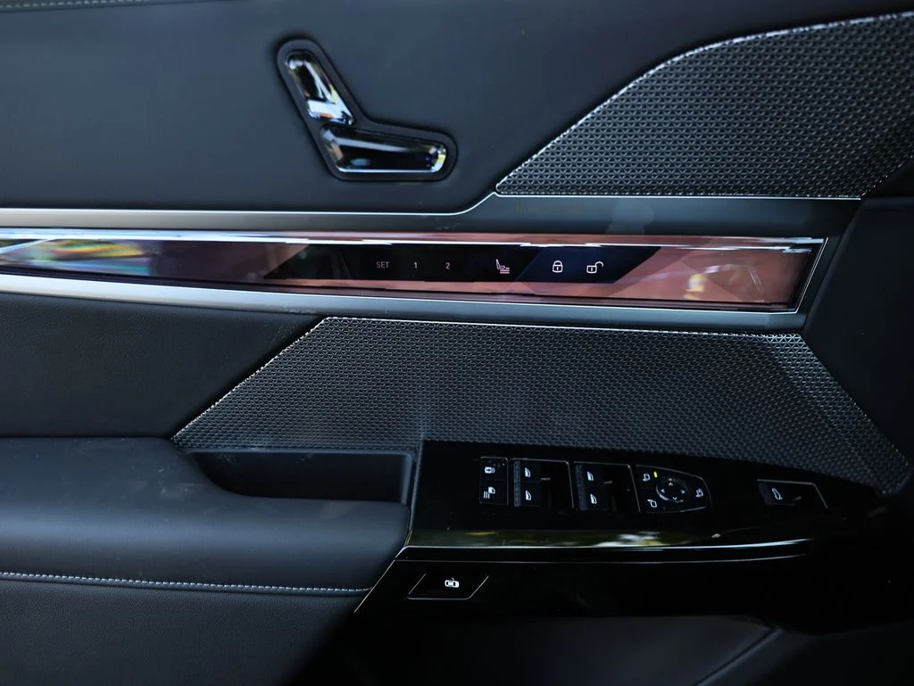 New 2026 Black Sapphire Metallic BMW 760i xDrive image 14