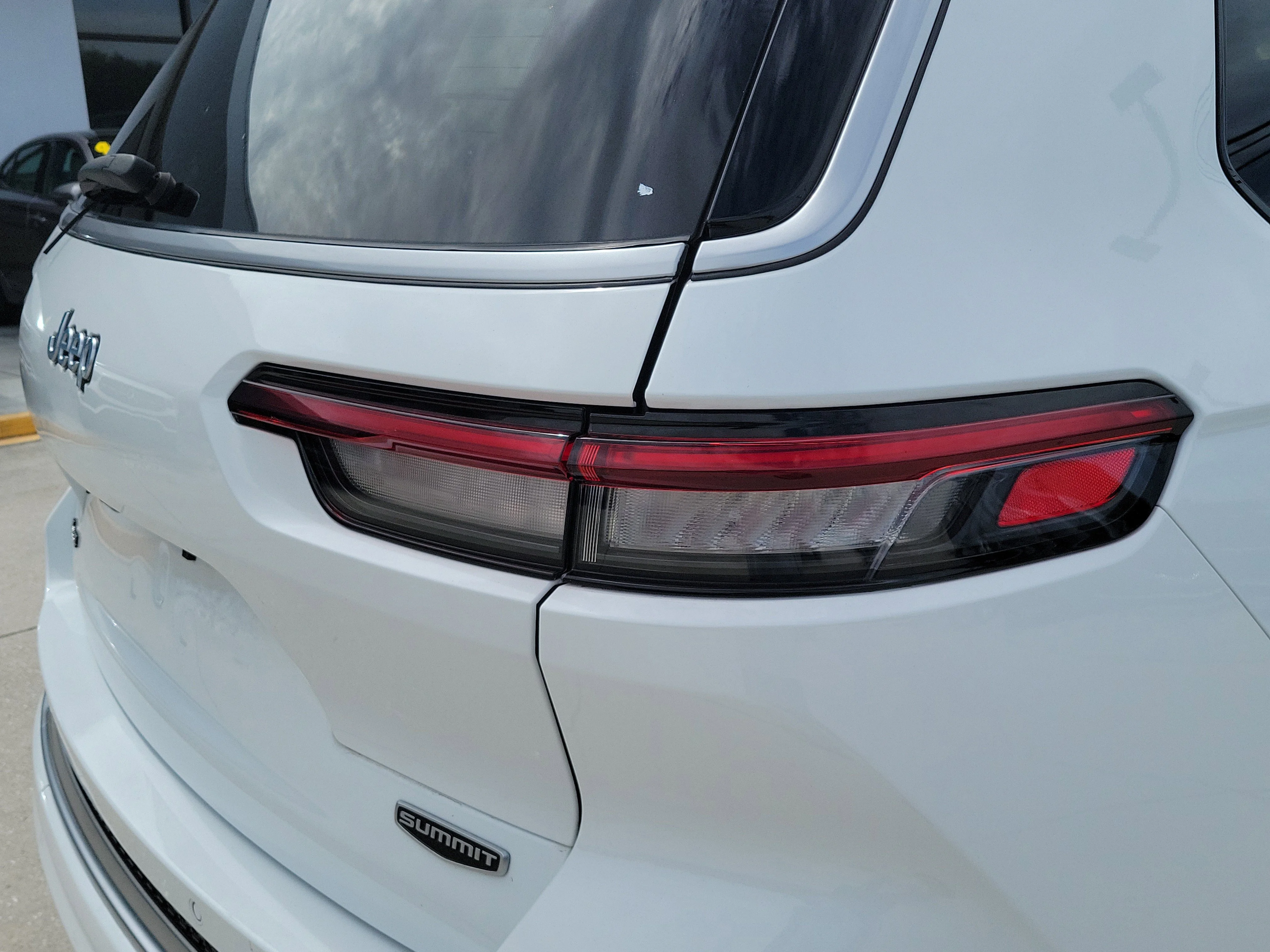 Used 2023 Bright White Clearcoat Jeep Summit image 11