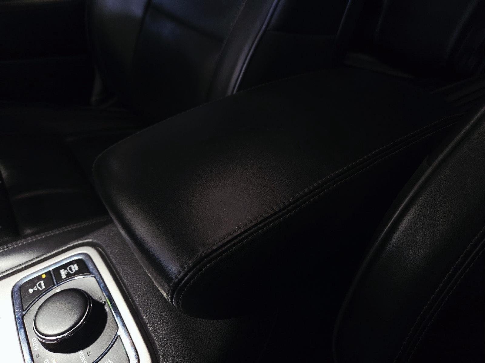 Used 2019 Diamond Black Jeep Overland image 46