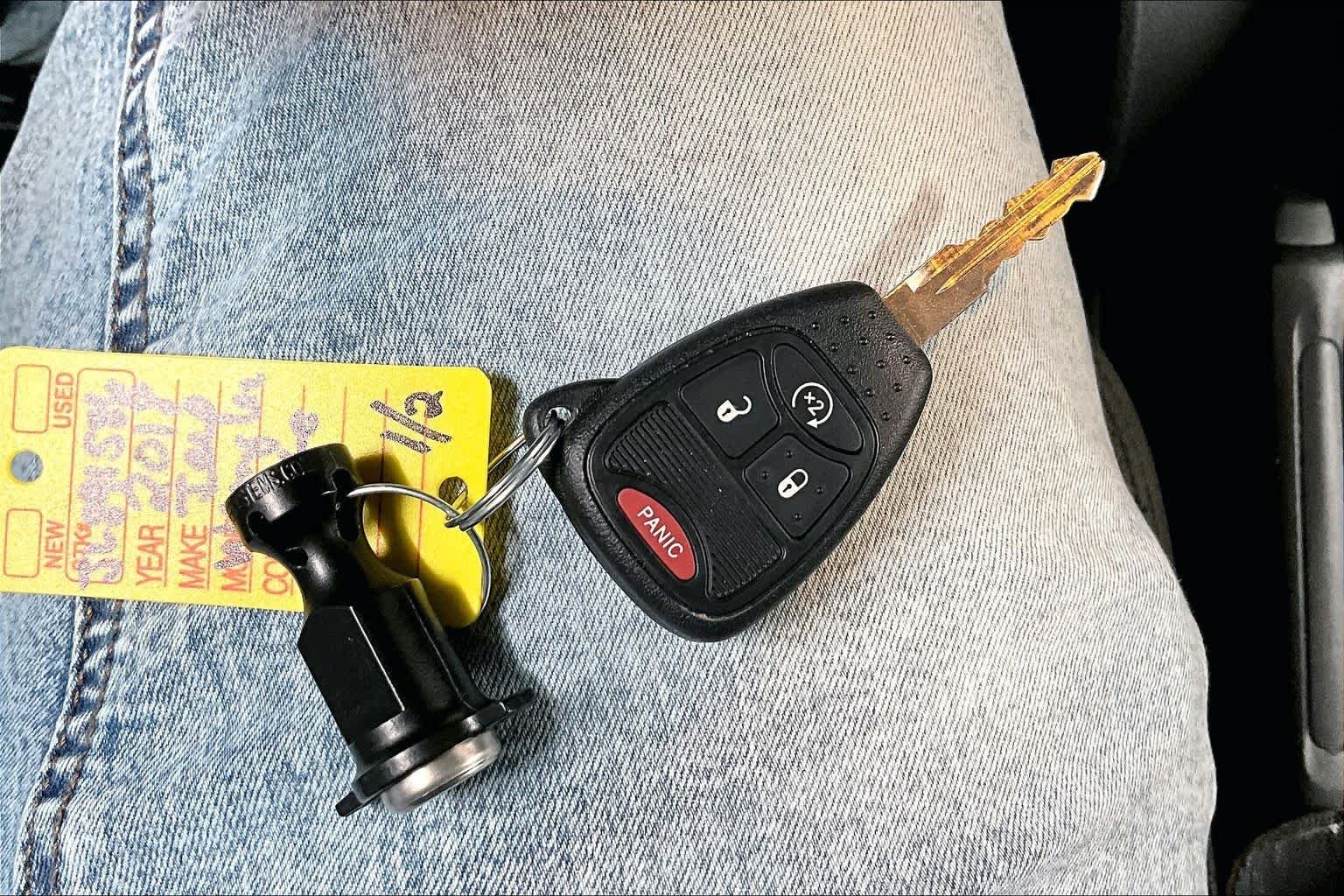 Used 2018 Bright White Clearcoat Jeep Sport S image 15