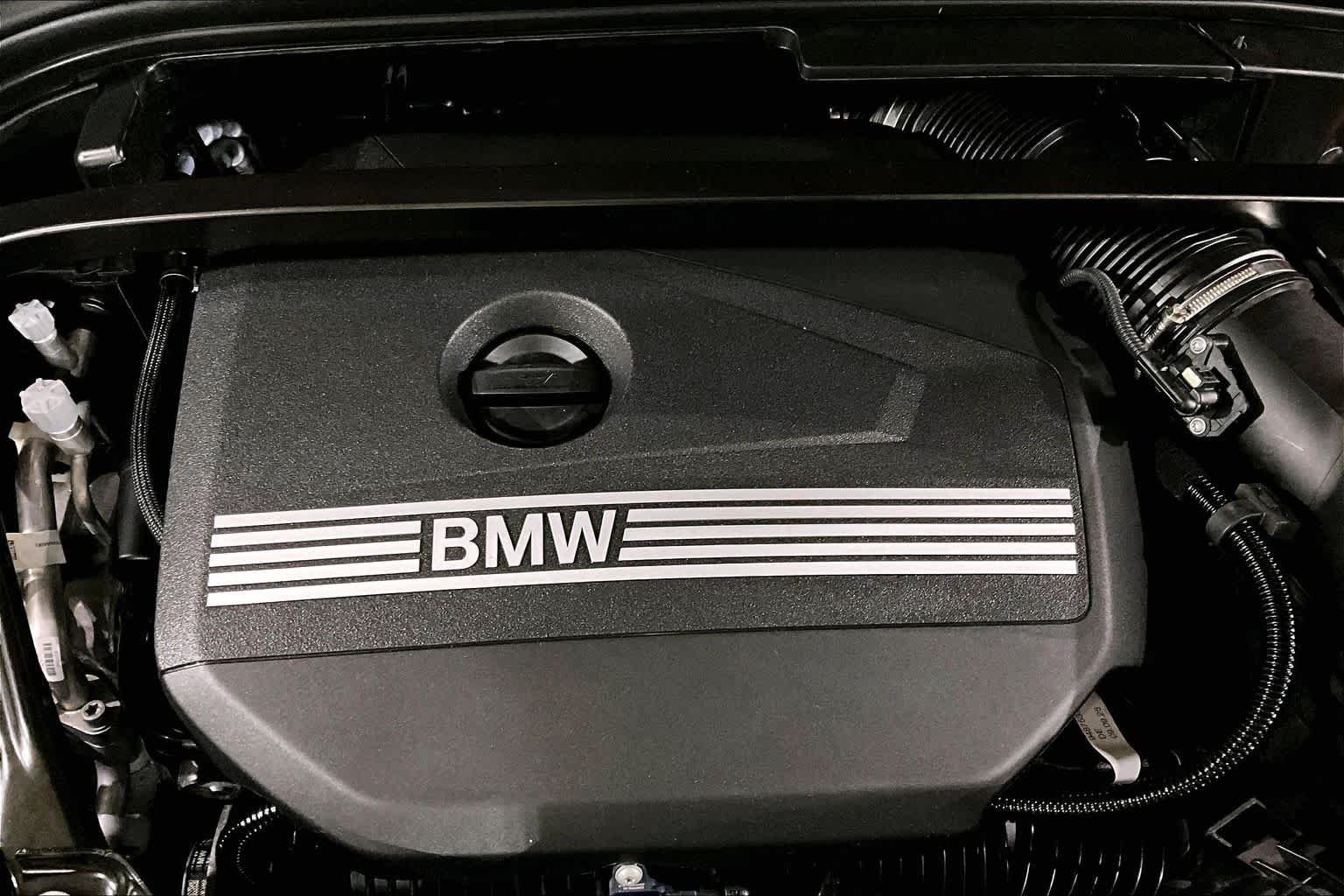 Used 2026 Vegas Red Metallic BMW xDrive28i image 30
