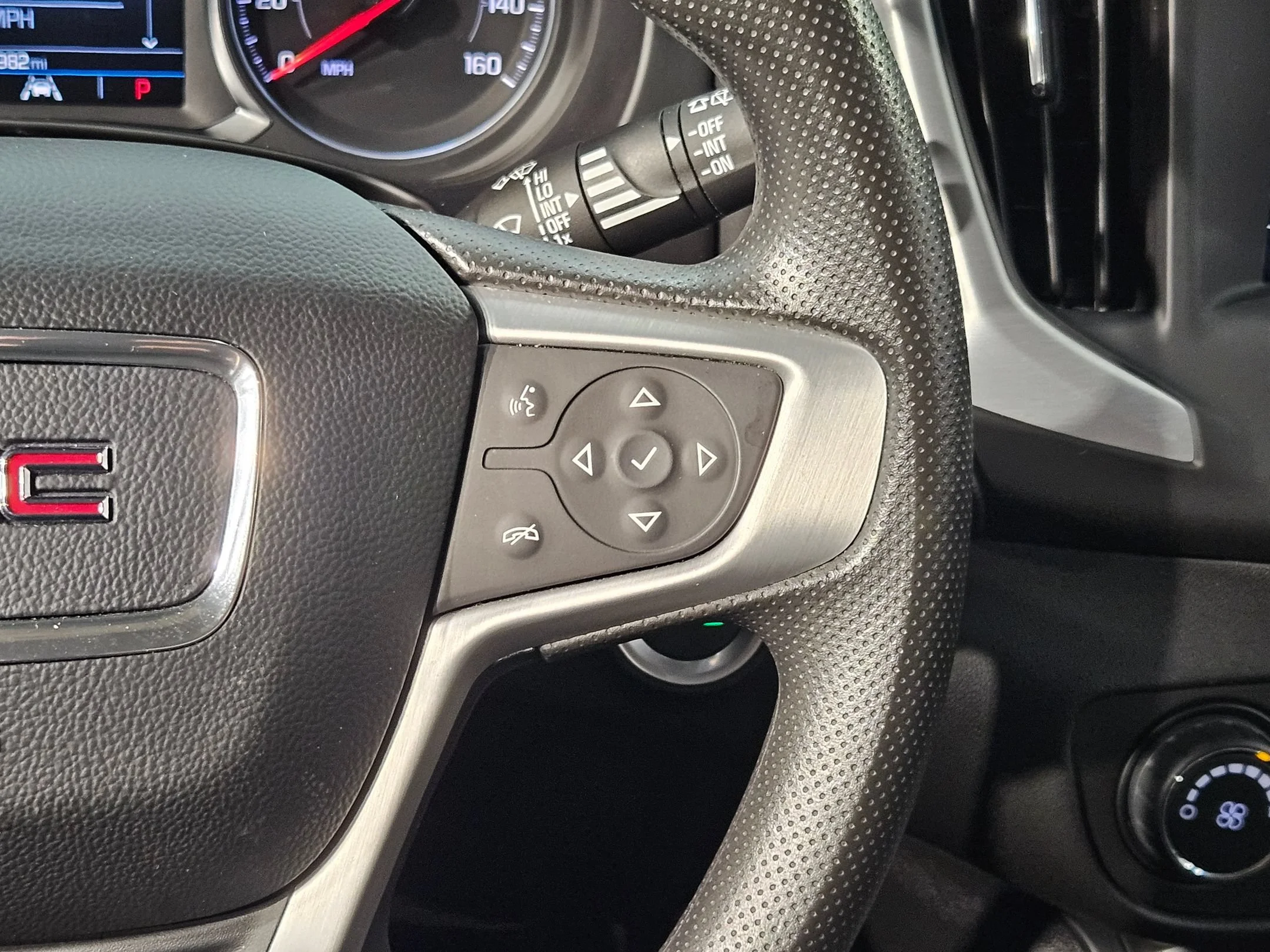 Used 2024 Summit White GMC SLE image 27