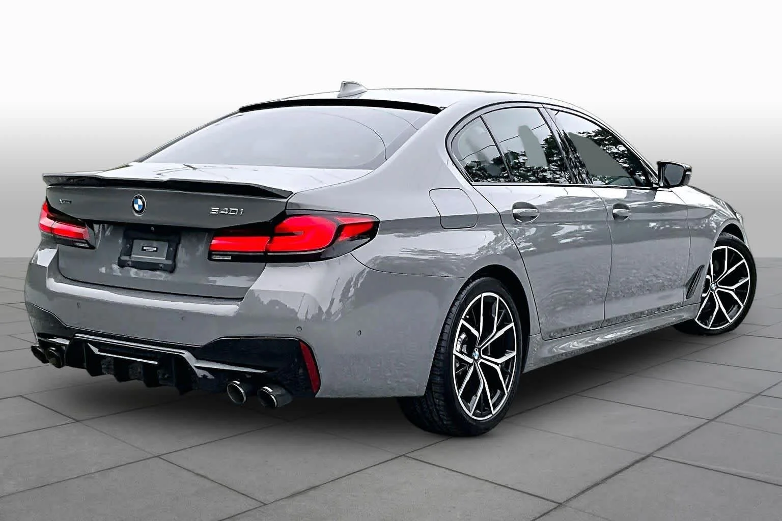 Used 2021 Bernina Grey Amber Effect Metallic BMW 540i xDrive image 13