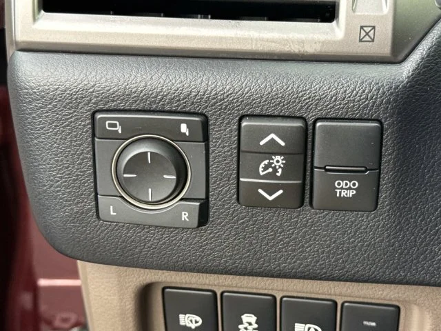 Used 2022  Lexus 460 image 45