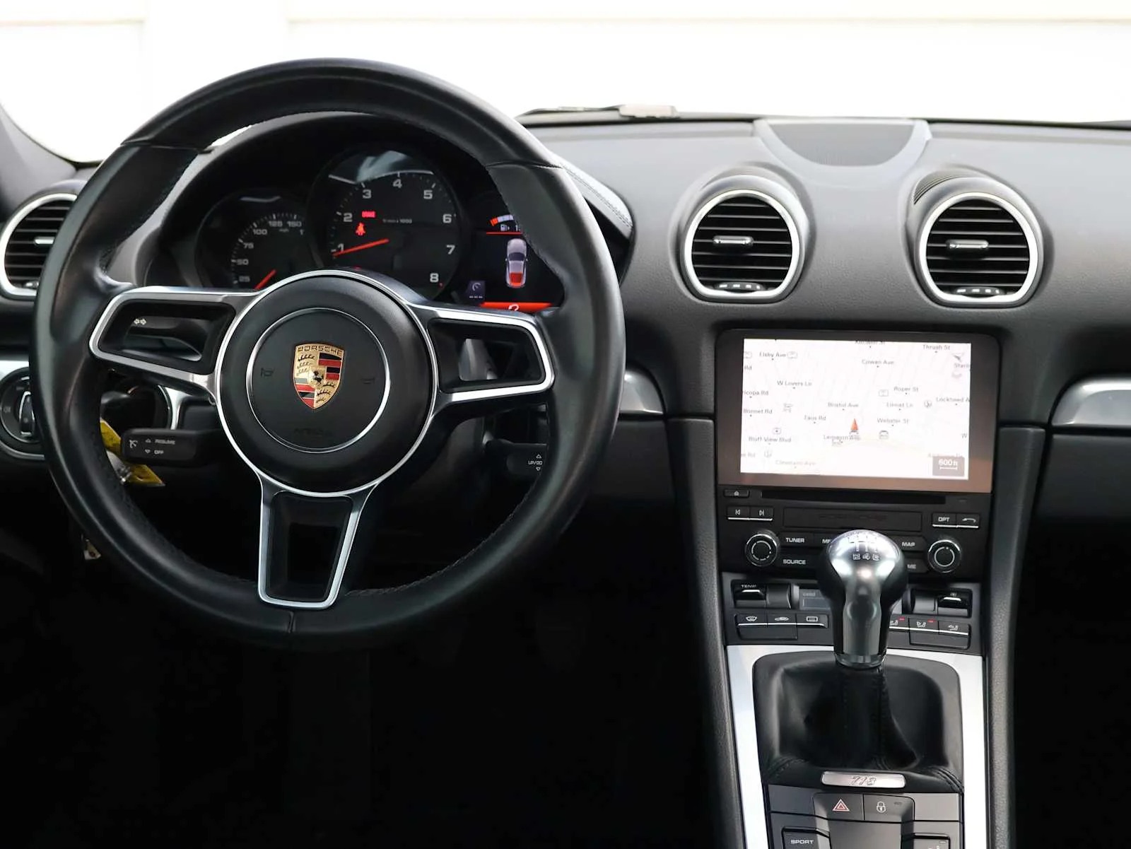 Used 2018 White Porsche  image 25