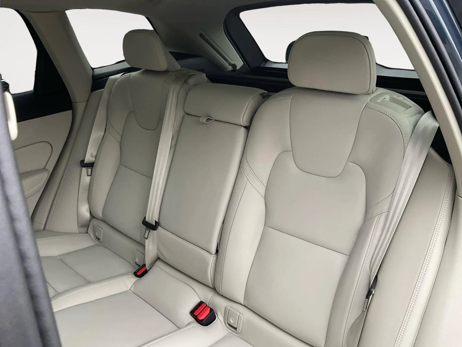New 2026 Denim Blue Metallic Volvo Ultra image 13
