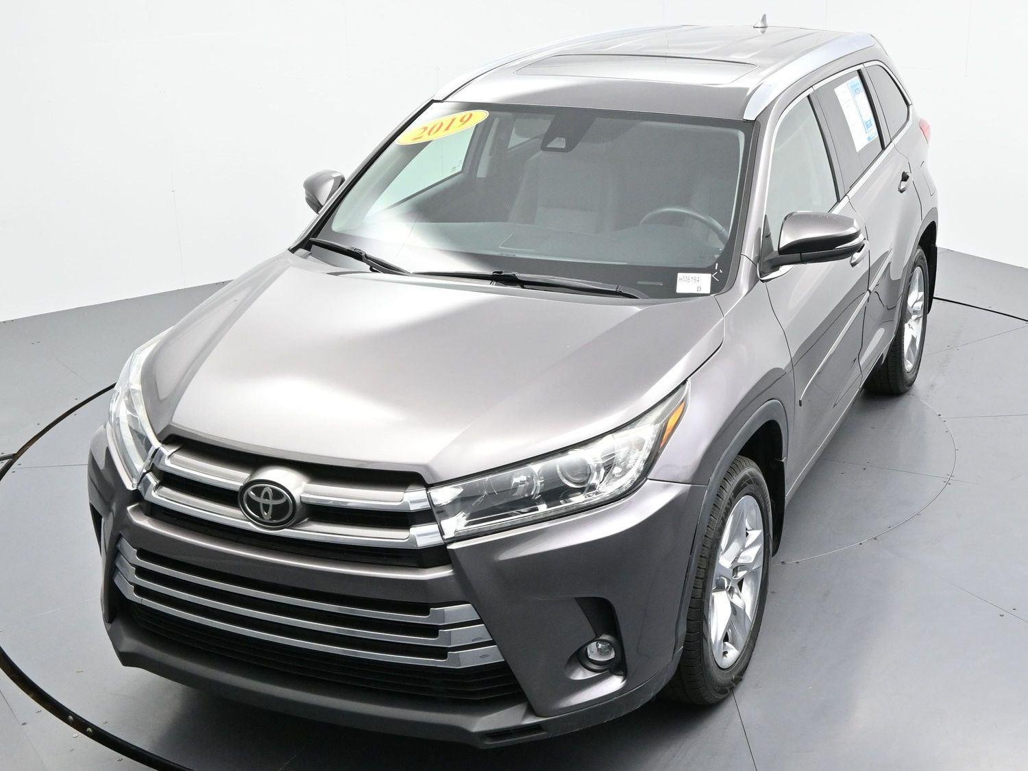 Used 2019 Predawn Gray Mica Toyota Limited image 48